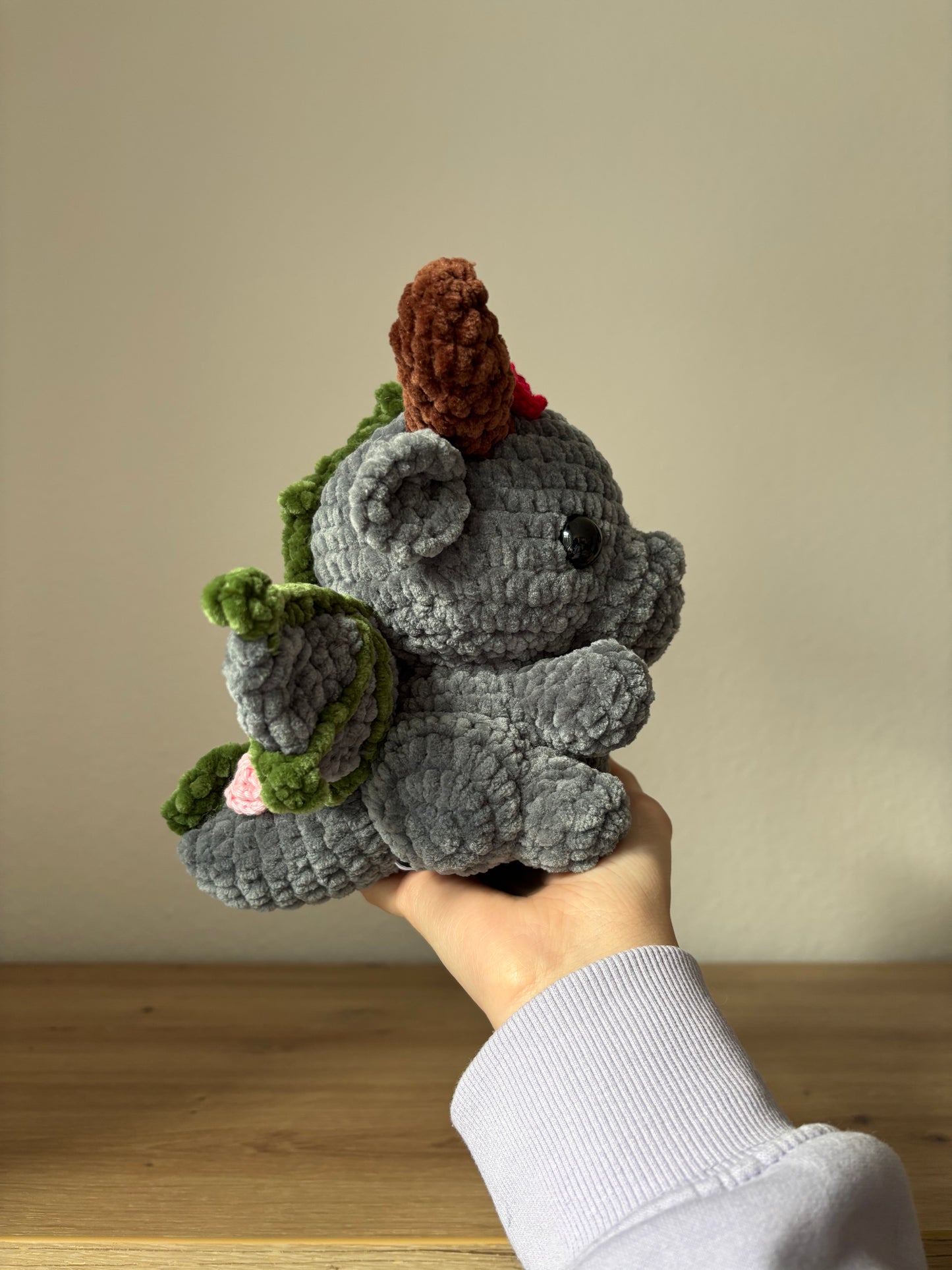 Drache mit Rosen